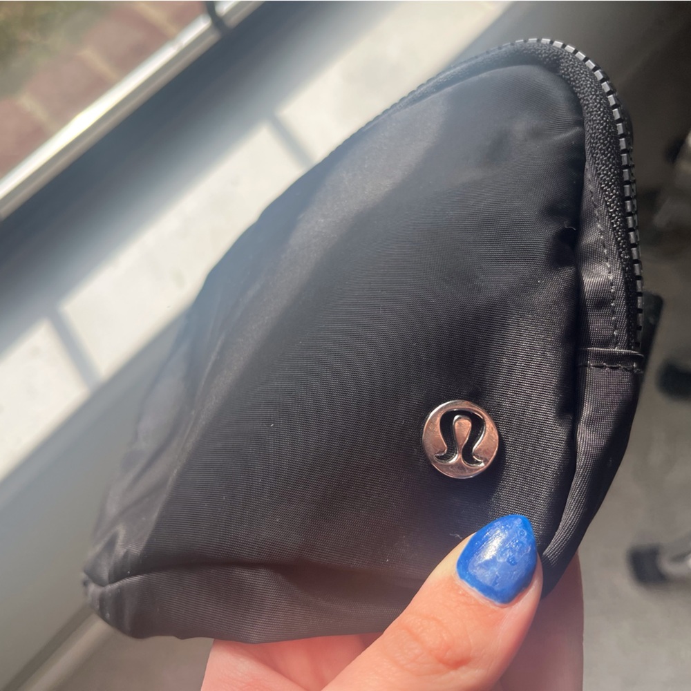 Lululemon Athletica Black Belt Bag - Picture 4 of 5